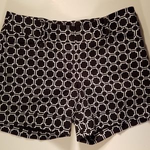 White / Black Dressy Flat Front Shorts 1j